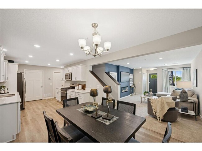 Foto del edificio - 2121 Birch Ln