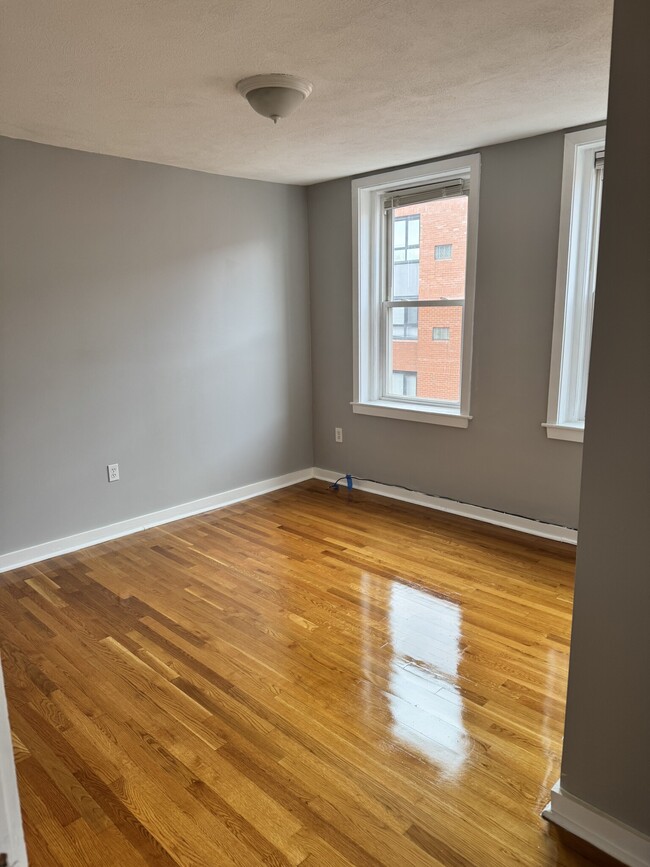 Building Photo - 145 Endicott St