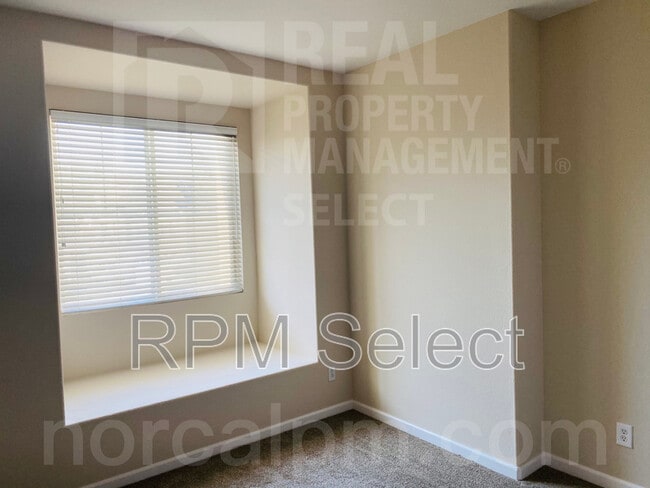 Foto del edificio - 116 Burgundy Ct