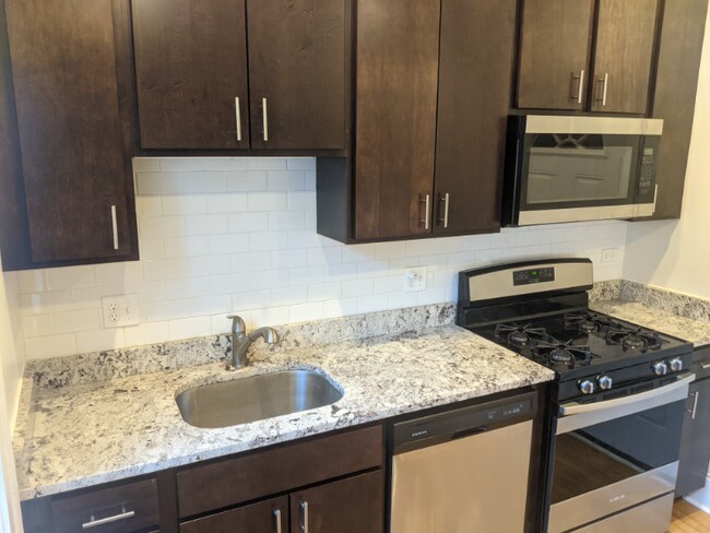 Foto del edificio - 6441 N Newgard Ave