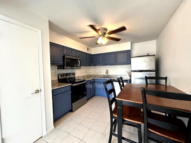 Foto del edificio - 7504 Triwoods Dr