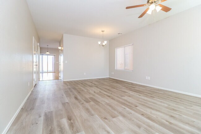 Foto del edificio - 28779 N Spur Dr