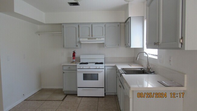 Building Photo - 3386-3388 Iroquois Dr.