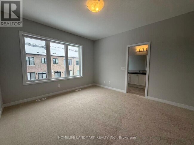 Photo du bâtiment - 9 Harvey Bunker Cres