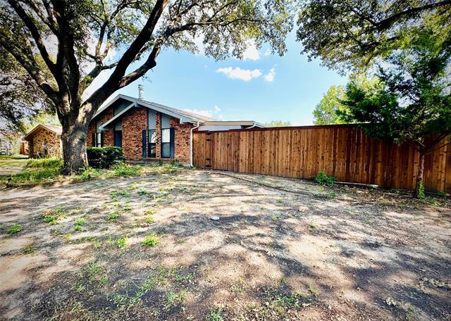 Building Photo - 2545 Norway Dr