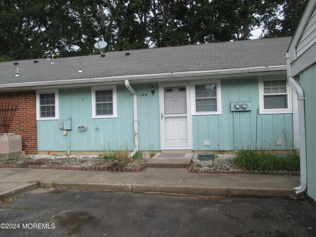 Building Photo - 52D Cambridge Ct