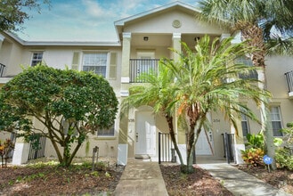 Building Photo - 2138 SE Grand Dr