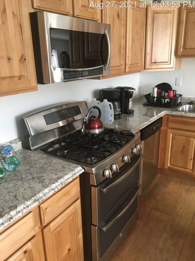 Building Photo - 4 bedroom Country home in Wellsville.  Ava...