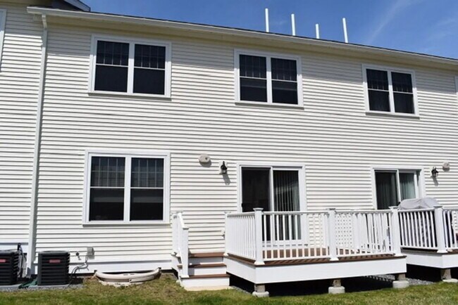 Foto del edificio - 3 bed 2.5 bath home available 9/1.