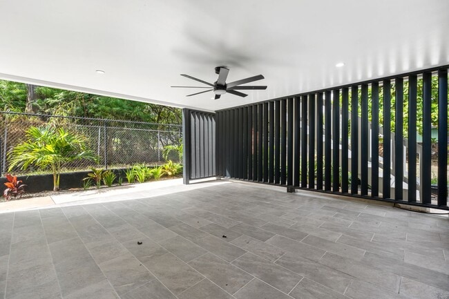 Building Photo - BK-1523