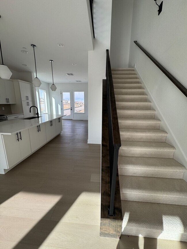 Foto del edificio - 707 Saddle Dr