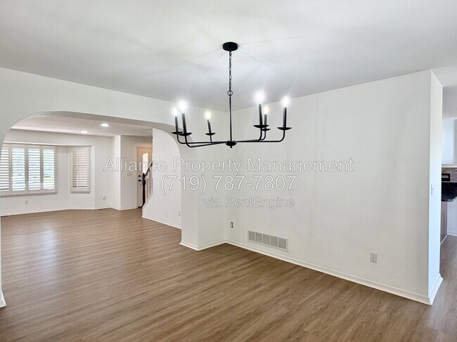 Foto del edificio - 1755 Smoke Ridge Dr