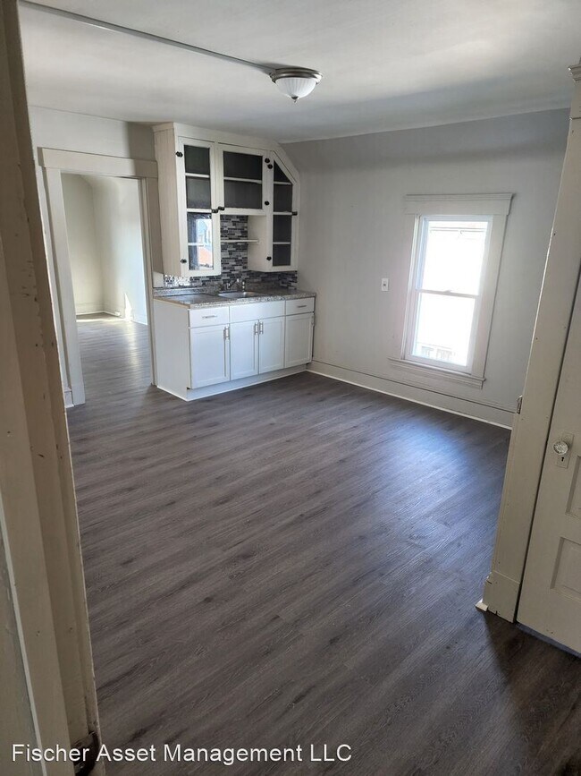 Building Photo - 2 br, 1 bath Apartment - 3200 Tampa Ave. 3...