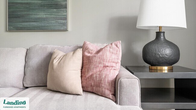 Building Photo - 2030 Northcliffe Dr