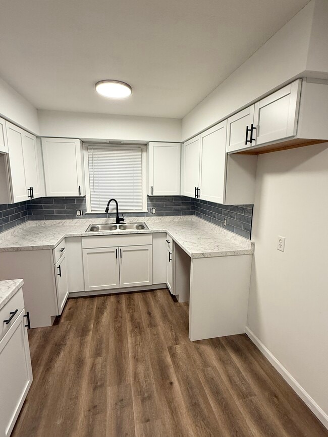 Foto del edificio - 1522 E Camino Alto St