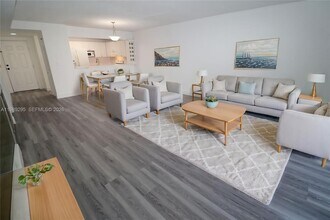 Building Photo - 16531 NE 35th Ave