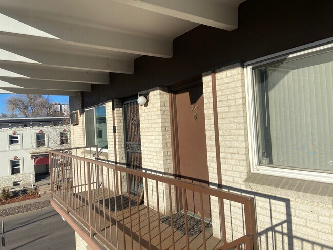 Building Photo - 590 Logan St