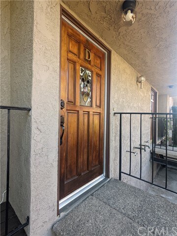 Building Photo - 704 S Sierra Vista Ave
