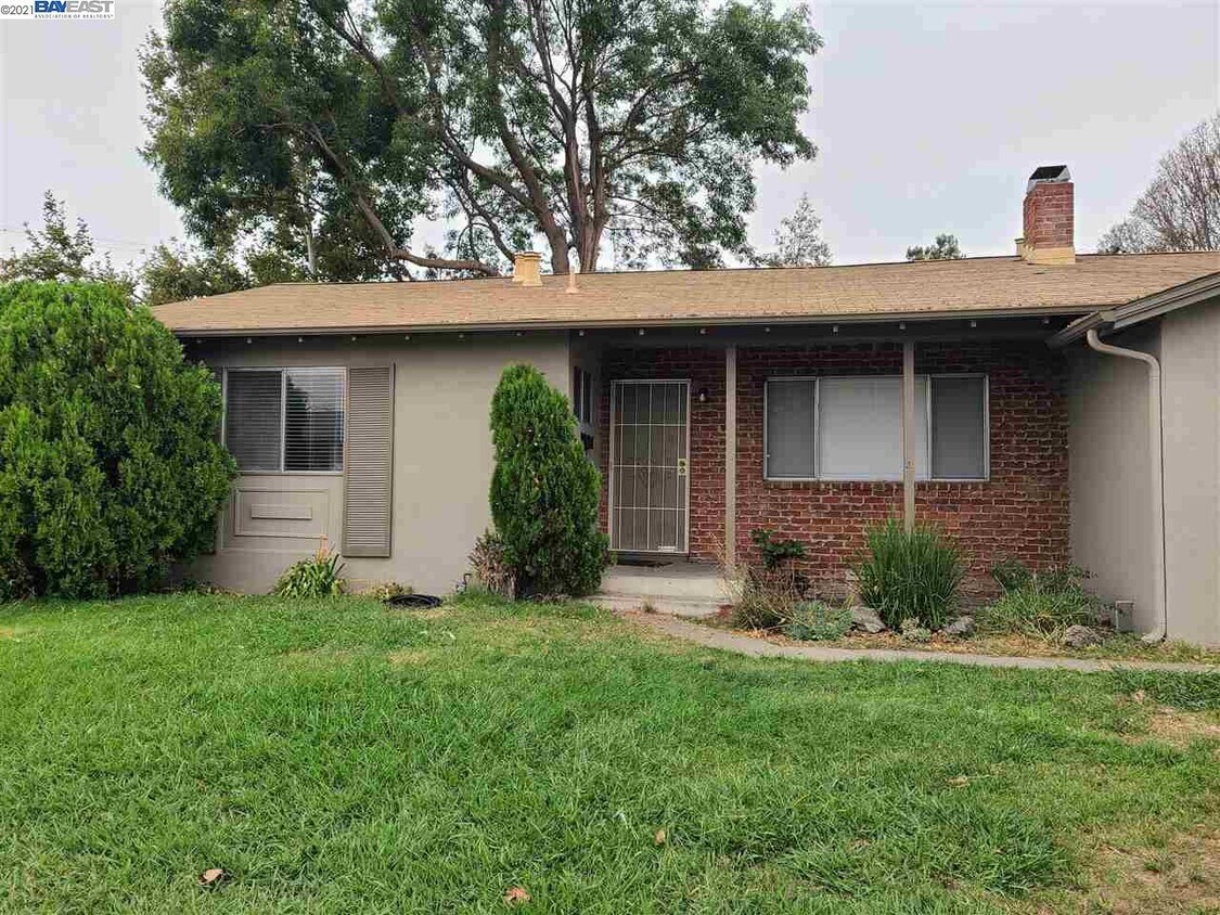Primary Photo - 7922 Bristol Rd