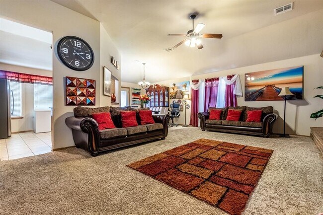 Foto del edificio - 8205 Hillers Rd