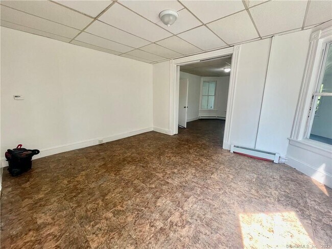 Building Photo - 1309 Bank St