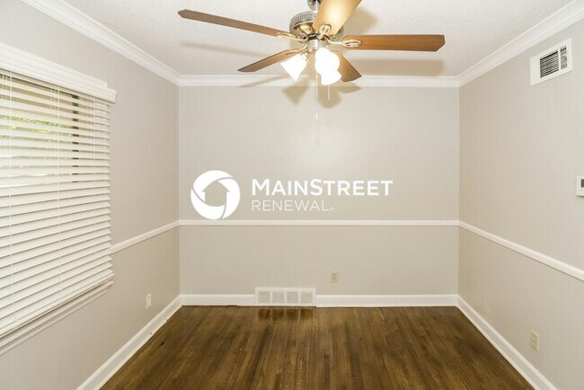 Building Photo - 3 Bedroom Pet-Friendly Home in Memphis, TN with Main Street Renewal