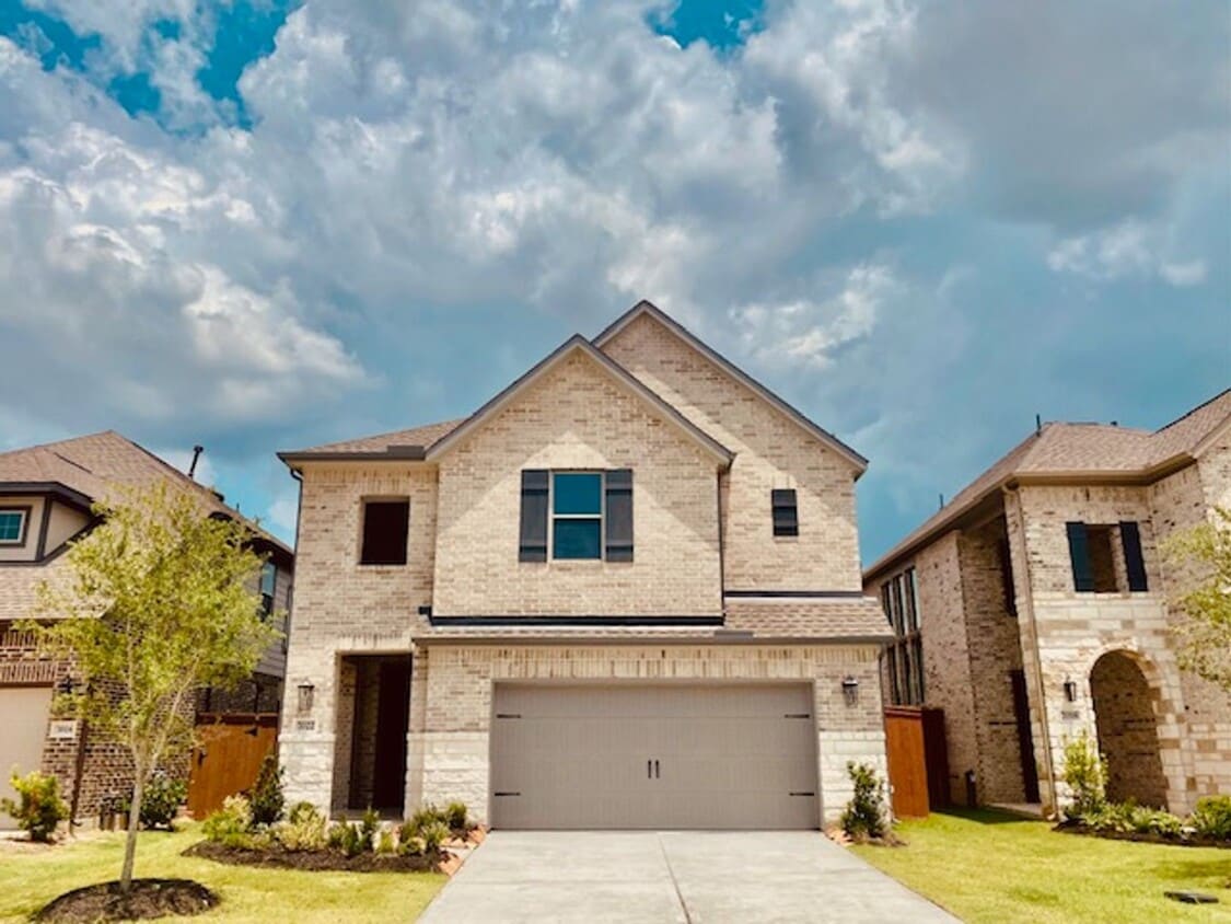 Primary Photo - Two story. 4 bedrooms. 3.5 baths. Spacious...