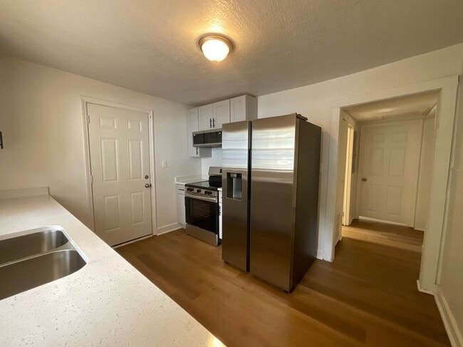 Building Photo - 2916 Grand Ave SW