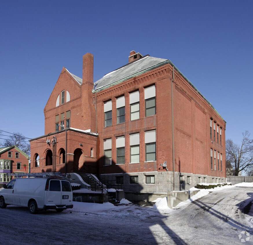 Foto del edificio - 104 Beacon Ave