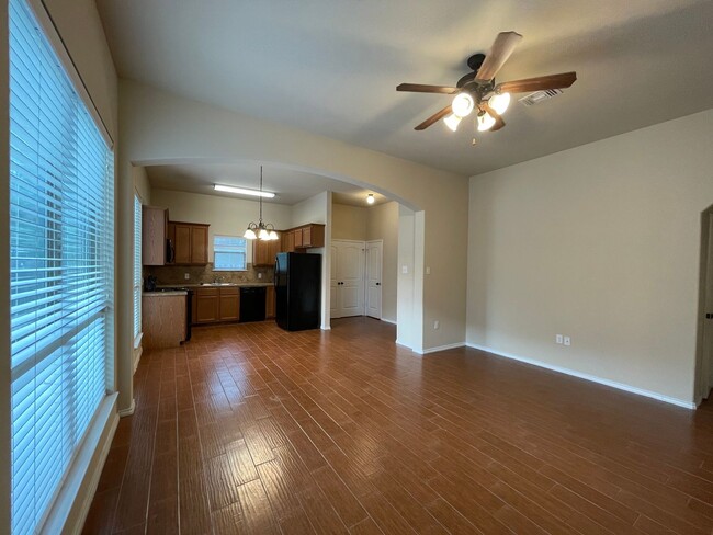 Building Photo - Townhome for rent