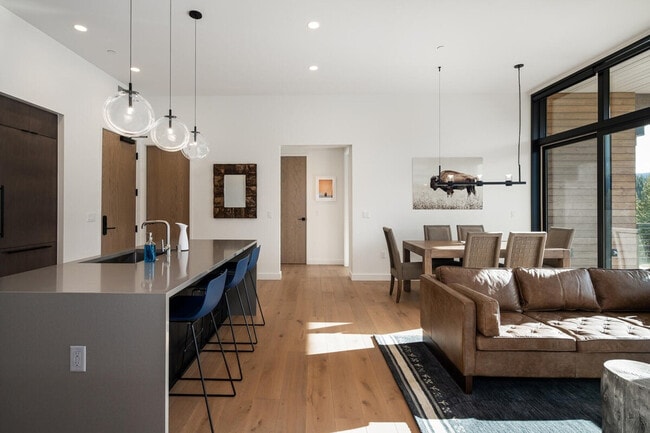 Foto del edificio - 4 Boathouse Way