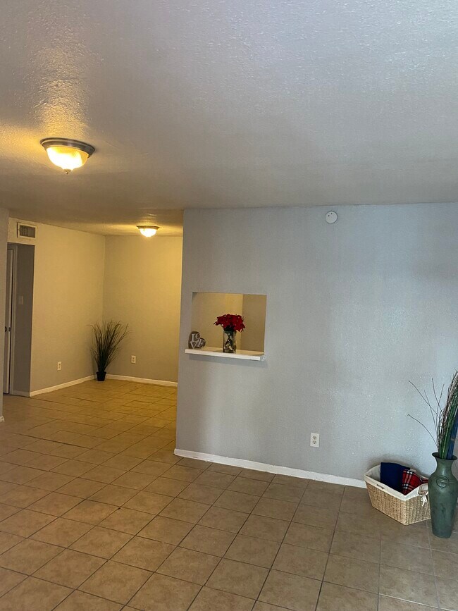 living room - 9100 Dodson St