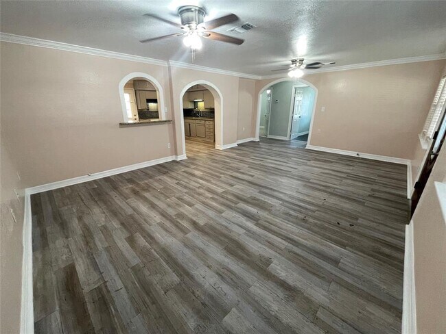 Foto del edificio - 13809 Hershe St