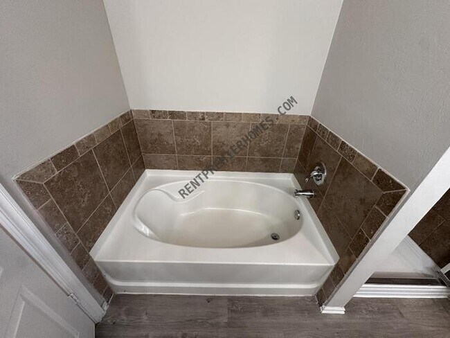 Foto del edificio - 4717 James Ln