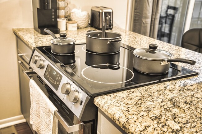 Kitchen - 2430 Grandview Ave