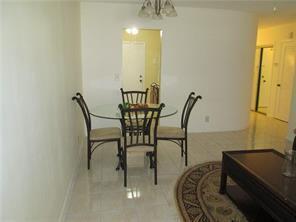 Foto del edificio - 2270 NE 68th St