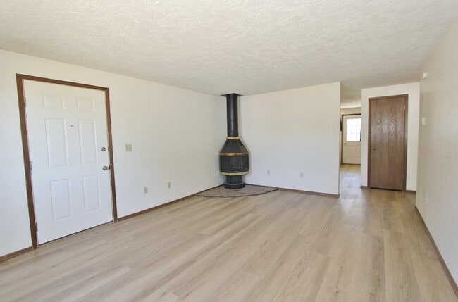 Building Photo - 1306 Poplar St