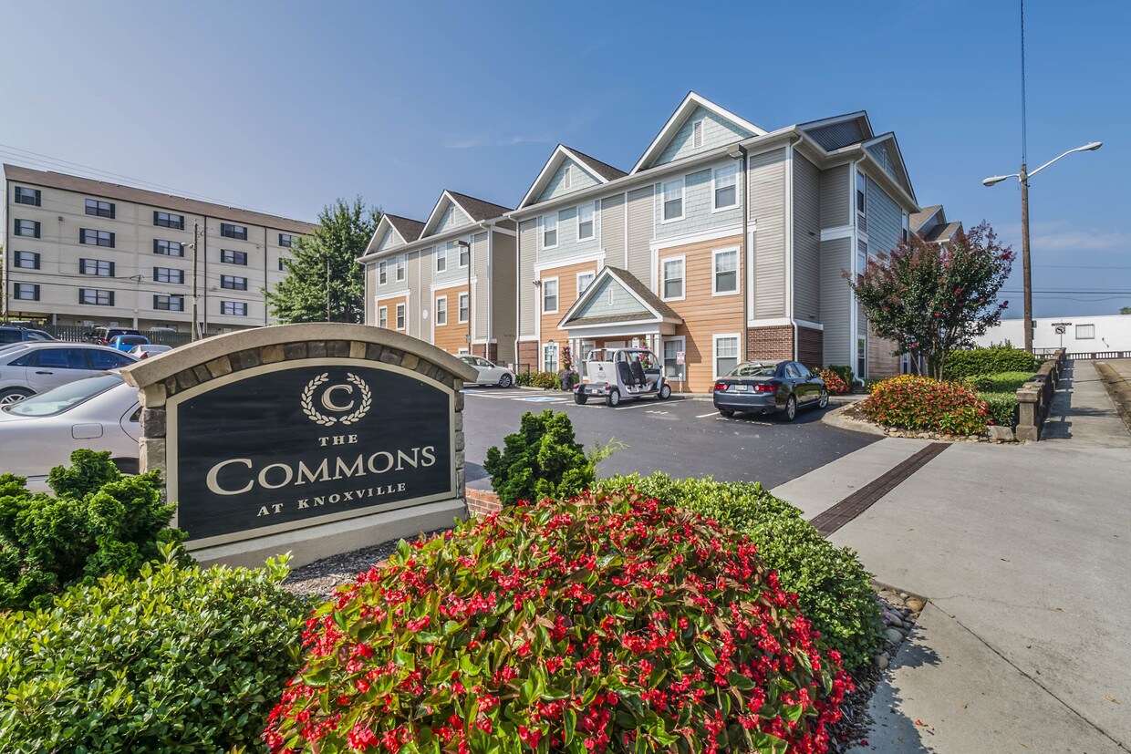 Commons at Knoxville OffCampus Student Apartments Knoxville, TN