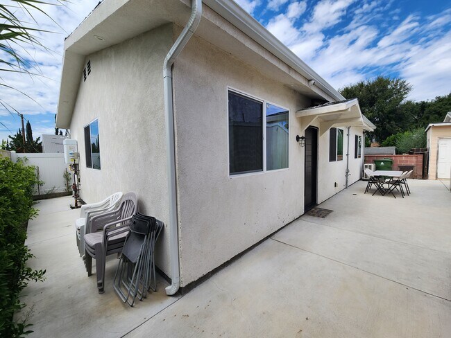 Building Photo - 10343 Jardine Ave
