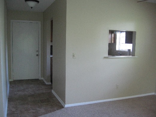 Building Photo - 55+ Community Newly Renovated 2/2