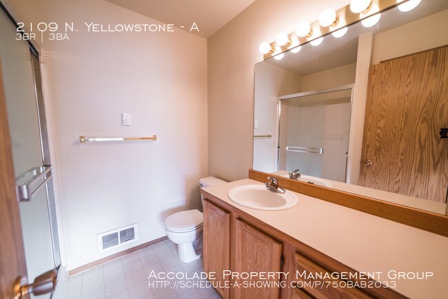 Building Photo - Creekside Circle Townhome For Rent