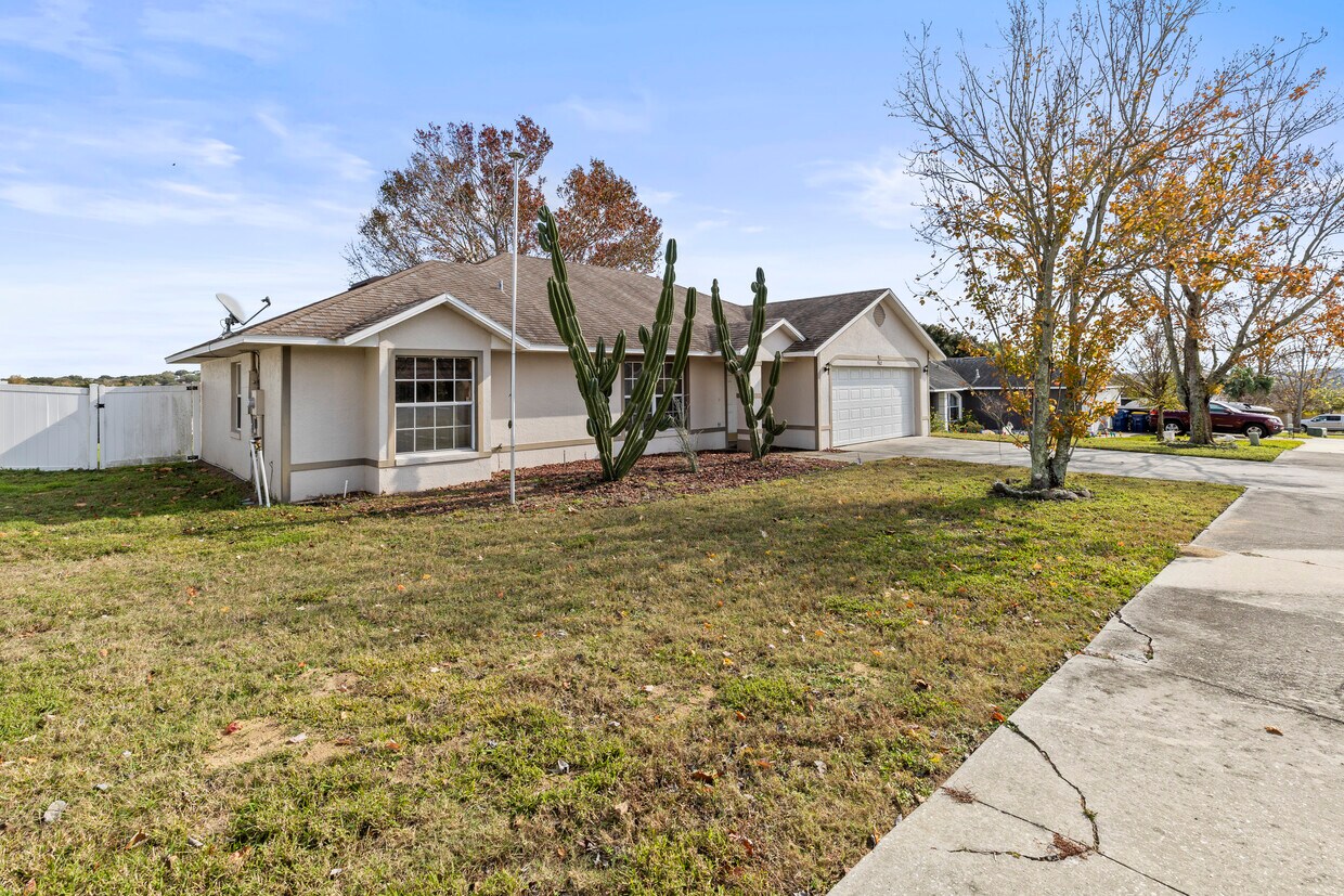 Primary Photo - 962 Forest Hill Dr