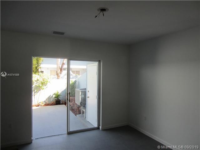 Building Photo - 798 Crandon Blvd