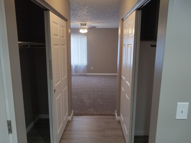 Building Photo - Condo for Rent