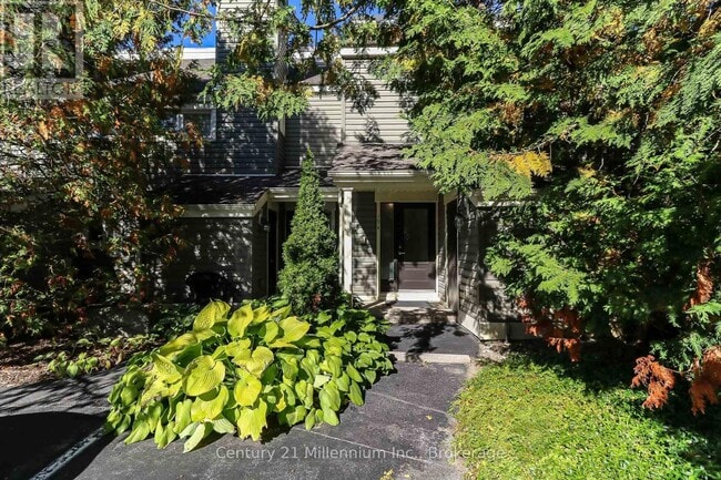Building Photo - 194 Escarpment Crescent