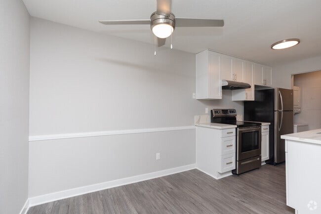 2BR, 2BA - 880 SF - The Ardent at Mill Creek