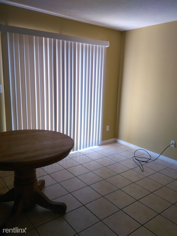 Foto del edificio - 2011 Oak Park Ln