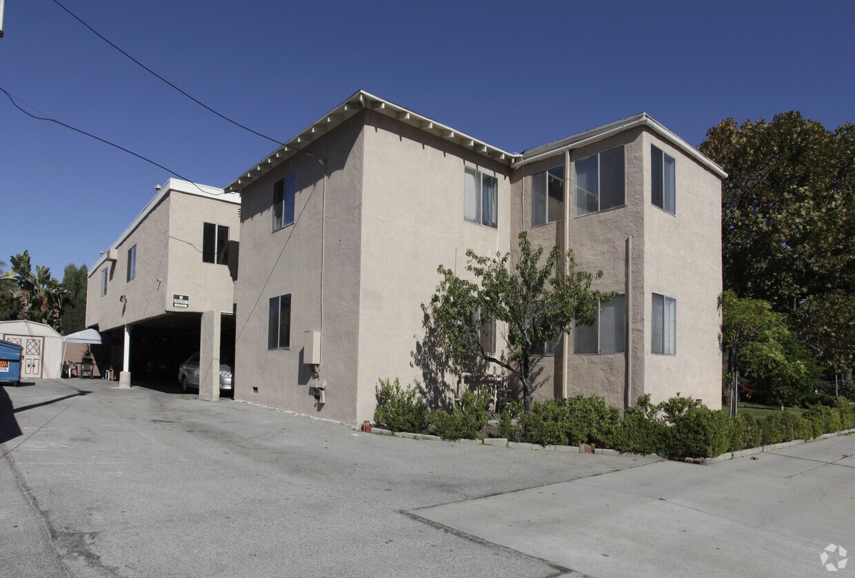 Foto del edificio - 6003 Klump Ave