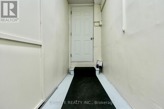 Photo du bâtiment - 1627 Logandale Dr