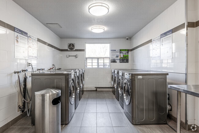 Laundry Facility - 746 Fanshawe Park Road East
